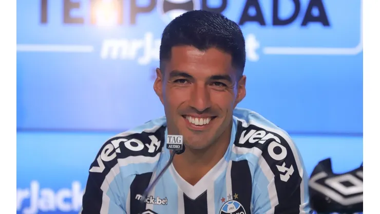 Fernando Alves/AGIF. Luís Suarez revela conversa com Messi