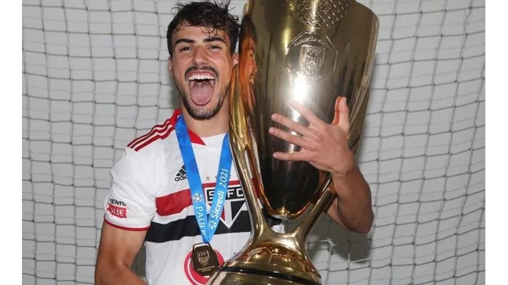 Igor Gomes se despediu do São Paulo - Foto: Rubens Chiri/Site oficial do São Paulo