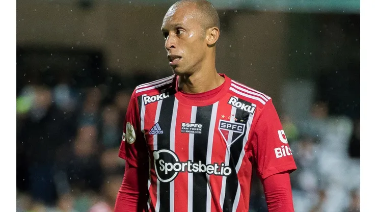 Robson Mafra/AGIF - "Substituto" de Miranda vira assunto no São Paulo