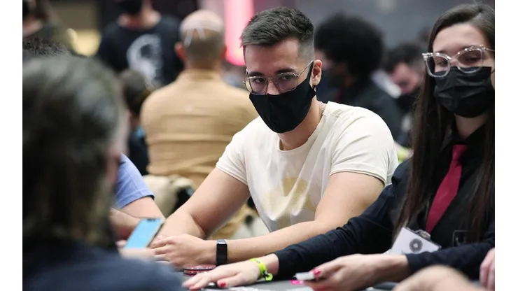 Dalton Hobold é o melhor brasileiro do ranking de poker online (Foto: Luis Bertazini/BSOP)
