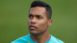 Alex Sandro, ex-Seleção Brasileira, foi consultado pelo Corinthians, mas quer ficar na Europa - Foto: Lucas Figueiredo/CBF