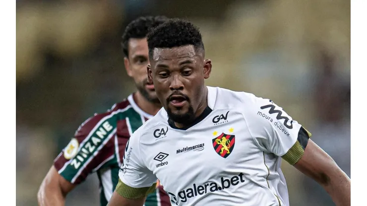 Jorge Rodrigues/AGIF - Sabino, zagueiro titular do Sport em 2022