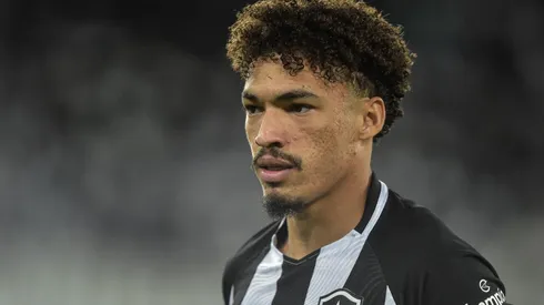 Adryelson defende o Botafogo - Foto: Thiago Ribeiro/AGIF