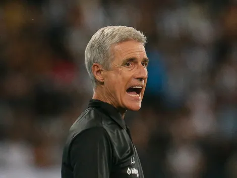 Clube do exterior ameaça puxar 'tapete' e levar titular de Luís Castro