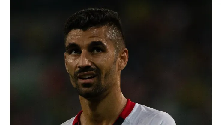 Foto: Gil Gomes/AGIF - Jorginho fez mais de 300 jogos pelo Dragão.