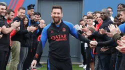 Foto: Divulgação/PSG/ Sem Mbappé, Messi é aplaudido em retorno ao PSG após conquistar a Copa do Mundo.