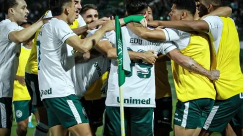 Goiás e CRB duelam pela 17ª rodada da Série B.