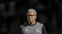 Thiago Ribeiro/AGIF - Hélio dos Anjos renovou com a Ponte Preta para 2023