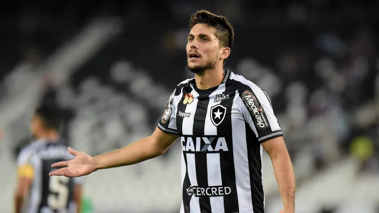 Igor Rabello em ação pelo Atlético-MG - Foto: Thiago Ribeiro/AGIF