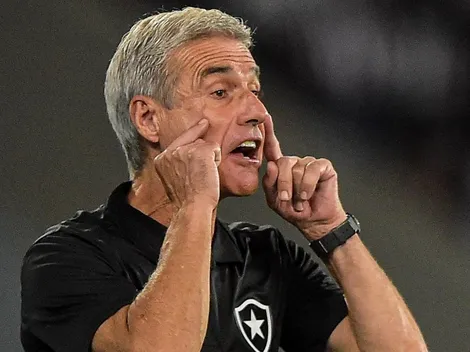 Luís Castro reprova e Textor recua em negociação para a chegada de reforço