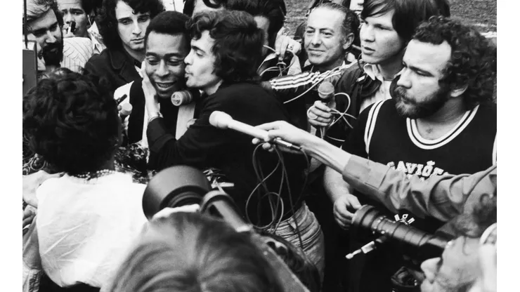Foto: Keystone/Hulton Archive/Getty Images - Pelé fez seu último jogo pelo Santos contra a Ponte Preta