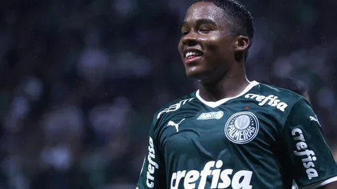 Endrick com a camisa do Palmeiras - Foto: Marcello Zambrana/AGIF