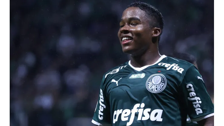 Endrick com a camisa do Palmeiras - Foto: Marcello Zambrana/AGIF