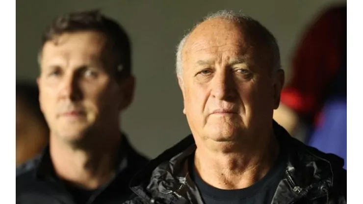 Foto: José Tramontin/athletico.com.br/Divulgação - Felipão e Paulo Turra: diretor e técnico concordam com a saída de atacante