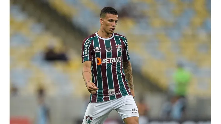 Foto: Thiago Ribeiro/AGIF - Calegari é volante de origem.