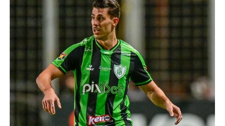Foto: Reprodução/América-MG - Danilo Avelar acertou sua permanência no América-MG em 2023