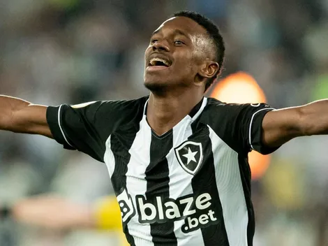 Jeffinho, do Botafogo, não fica quieto após sondagem da Europa