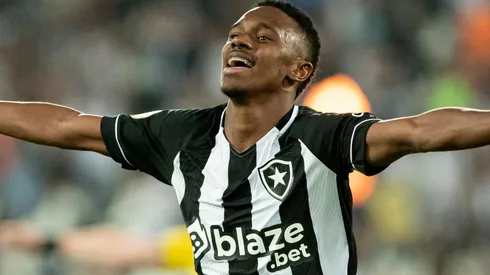 Foto: Jorge Rodrigues/AGIF - Jeffinho: jovem chamou atenção com a camisa do Botafogo