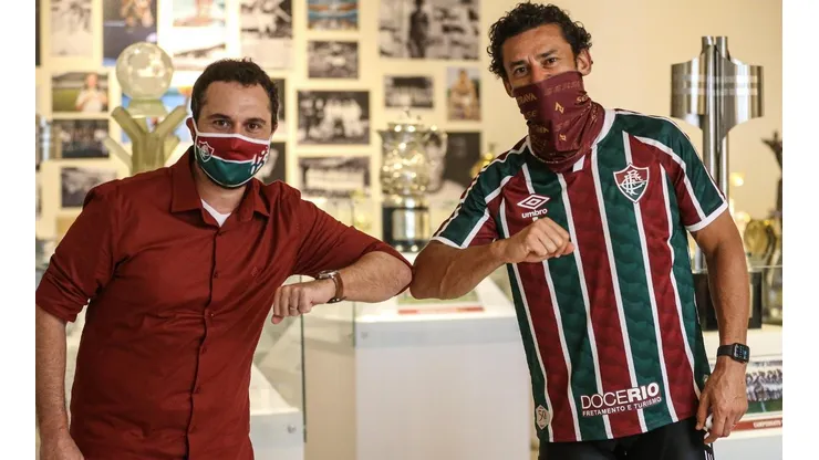 FOTO DE LUCAS MERÇON/ FLUMINENSE FC/DIVULGAÇÃO - Bittencourt e Fred: ex-camisa 9 vem ajudando o Flu no mercado da bola