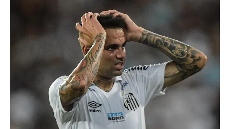 Thiago Ribeiro/AGIF - Luan no Santos.