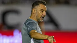 Foto: Marcos Zanutto/AGIF - Vítor Pereira será decisivo nessa investida do Flamengo.