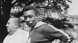 Foto: Evening Standard/Hulton Archive/Getty Images | Pelé e Vicente Feola