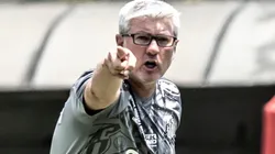 Foto: Ivan Storti/Santos FC - Odair analisará se vai usar Renyer no elenco do Peixe em 2023