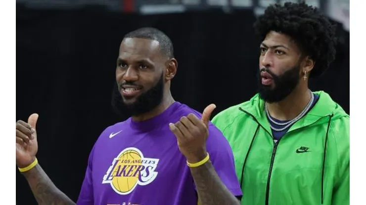 LeBron e Davis: parceria pouco vezes vista na temporada