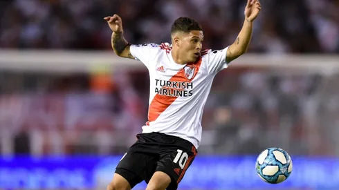 Juan Quintero com a camisa do River Plate - Foto: Marcelo Endelli/Getty Images