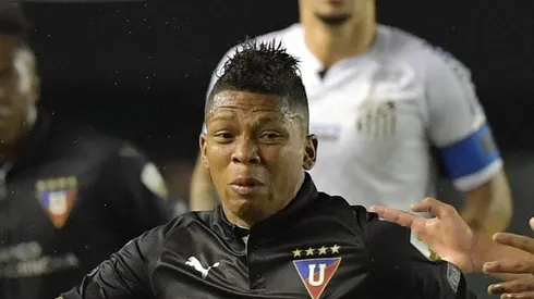 Billy Arce, ex-LDU, enfrentou o Peixão em 2020 pela Copa Libertadores.