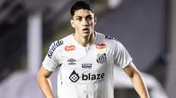 Zagueiro faz ótima temporada - Foto: Abner Dourado/AGIF.