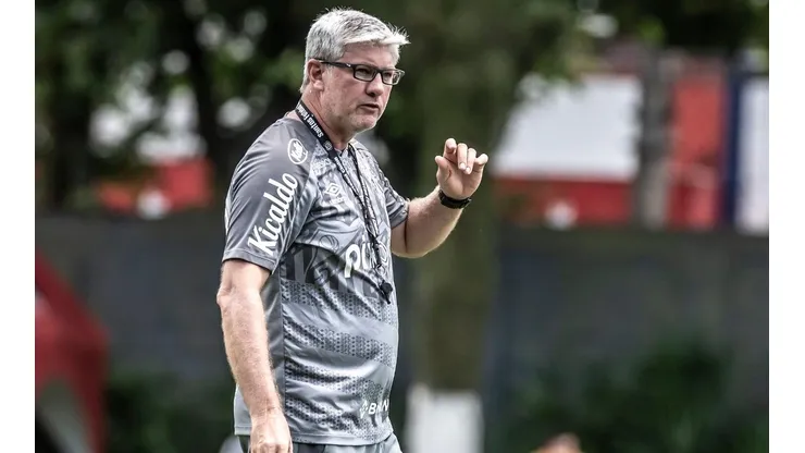 Foto: Ivan Storti/Santos FC/Divulgação - Odair Hellmann: técnico está analisando centroavante