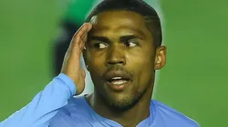 Foto: Pedro H. Tesch/AGIF - Douglas Costa não foi bem em sua passagem pelo Grêmio.