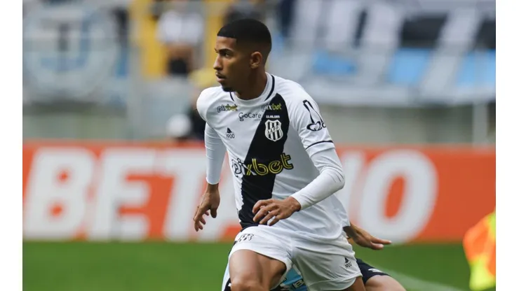 Foto: Maxi Franzoi/AGIF - Igor Formiga foi titular com Hélio dos Anjos em 2022.