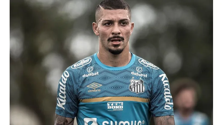 Foto: Ivan Storti/Santos FC - Alison está se recuperando de cirurgia no CT Rei Pelé