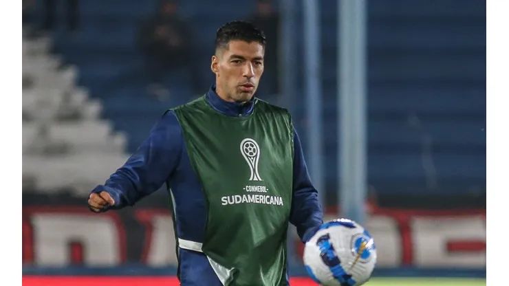 FocoUy/AGIF - Suárez vira assunto na torcida do Internacional