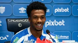 Foto: Laysa Silva / Avaí FC - Roberto foi apresentado no Avaí nesta quinta-feira (22)