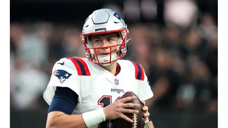 Mac Jones lidera o Patriots para chegar aos playoffs