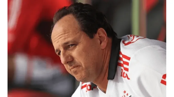 Foto: Marcello Zambrana/AGIF - Rogério Ceni/ "Recusou oferta de R$ 5 milhões..."; Novo reforço de Ceni deixou oportunidade no exterior para ser treinador pelo ídolo são-paulino