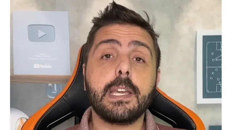 Foto: Reprodução / YouTube - Nicola aponta saída no Timão