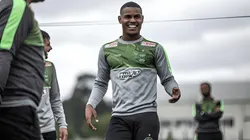 Nathan Mendes tem contrato com o Coritiba até o fim do estadual - Foto: Site oficial do Coritiba