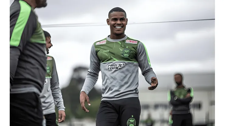 Nathan Mendes tem contrato com o Coritiba até o fim do estadual - Foto: Site oficial do Coritiba