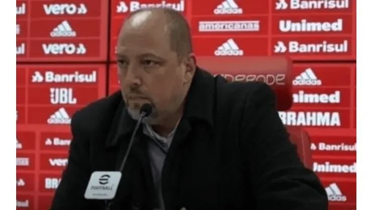Foto: Reprodução / Internacional / "Repercussão negativa"; Internacional descarta contratação após repercussão da torcida.
