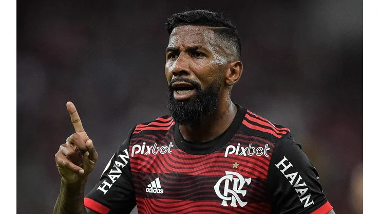 Landim recebe descontão para assinar com substituto de Rodinei