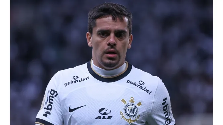 Marcello Zambrana/AGIF - Fagner surpreende no Corinthians