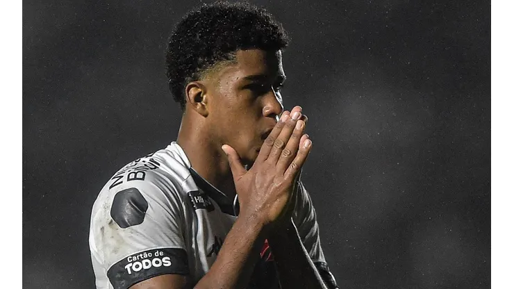 Thiago Ribeiro/AGIF - Andrey em atuação pelo Vasco da Gama.