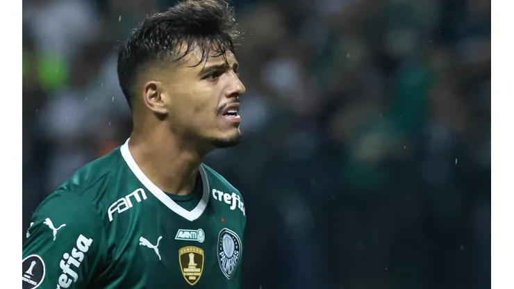 Foto: Marcello Zambrana/AGIF - Gabriel Menino recebeu oferta do Vasco para deixar o Palmeiras
