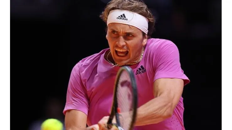 Zverev durante a World Tennis League, em Dubai