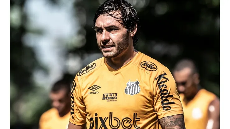 Foto: Ivan Storti/Santos FC - Goulart recebia R$ 750 mil no Santos, mesma quantia que Pity aceita ganhar em caso de vir ao Brasil