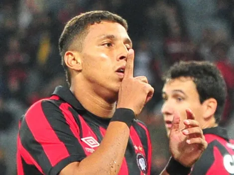 Crysan brilha na China e web comemora atuação de gala